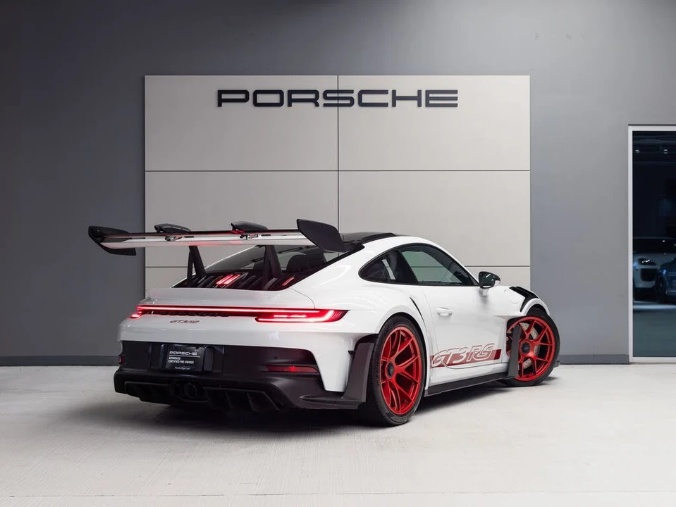 2023 Porsche 992 GT3 RS - Image 7 of 31