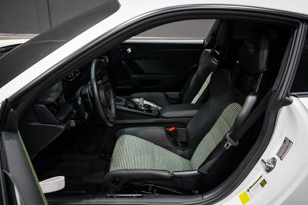 2023 Porsche 992 GT3 RS - Image 29 of 31