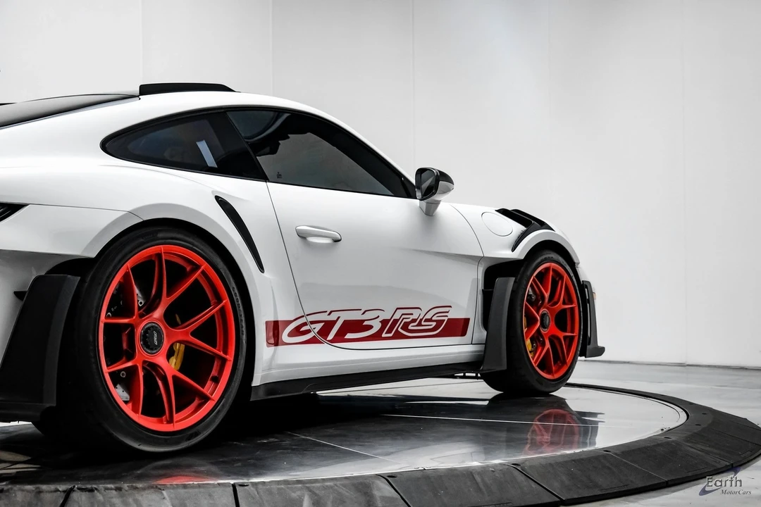2023 Porsche 992 GT3 RS - Image 18 of 21