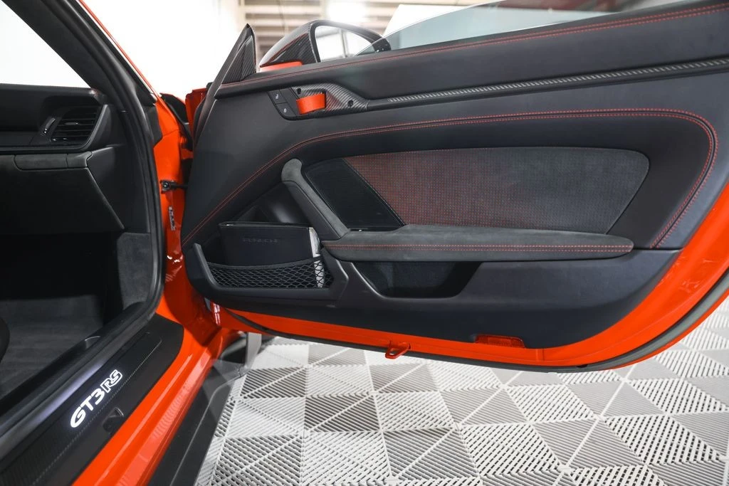 2023 Porsche - Image 26 of 31