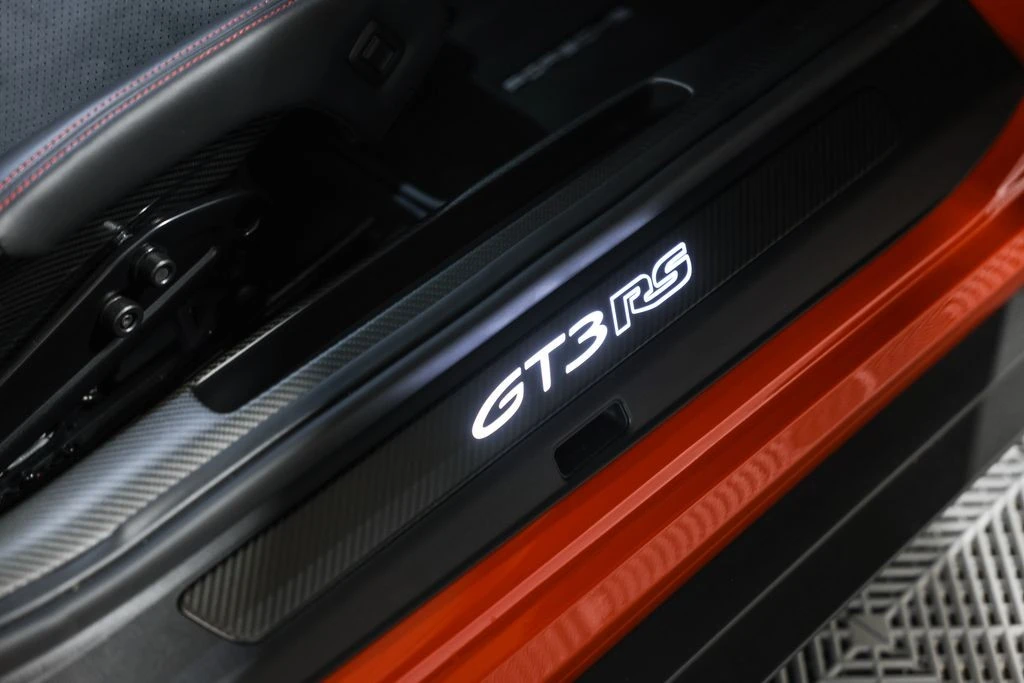 2023 Porsche - Image 27 of 31
