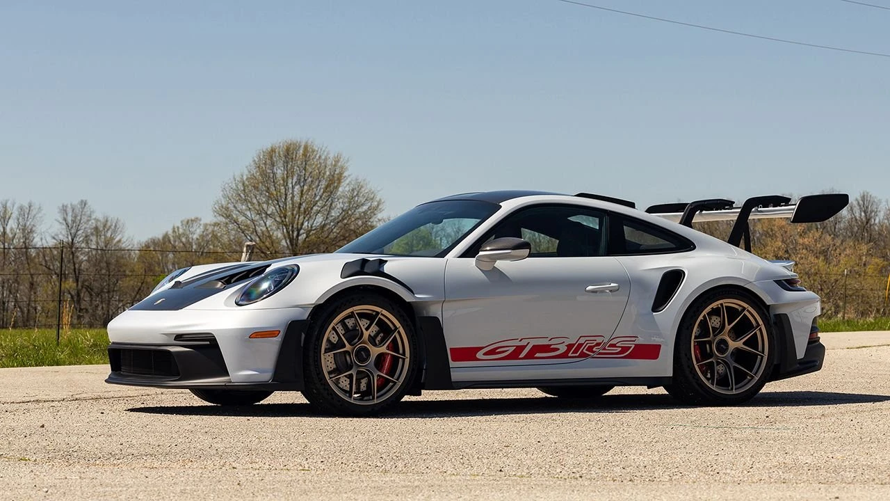 2023 Porsche 992 GT3 RS - Image 16 of 31