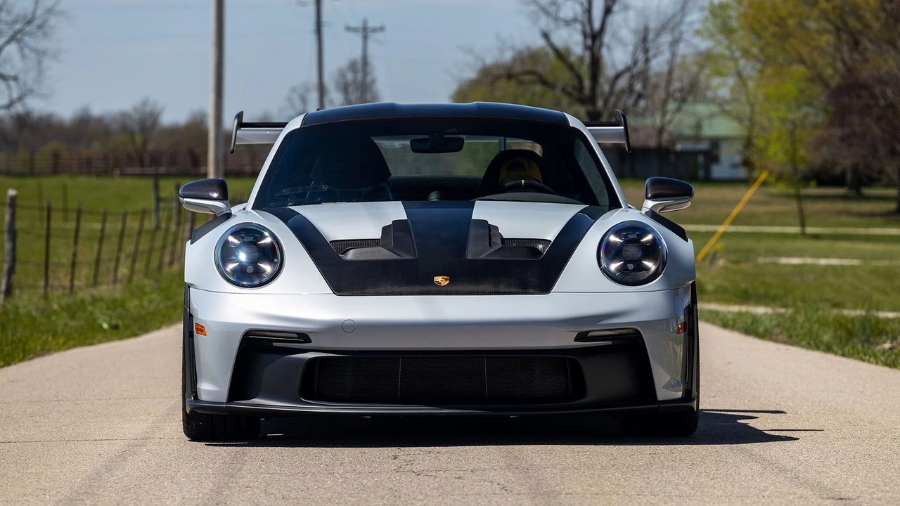 2023 Porsche 992 GT3 RS - Image 29 of 31