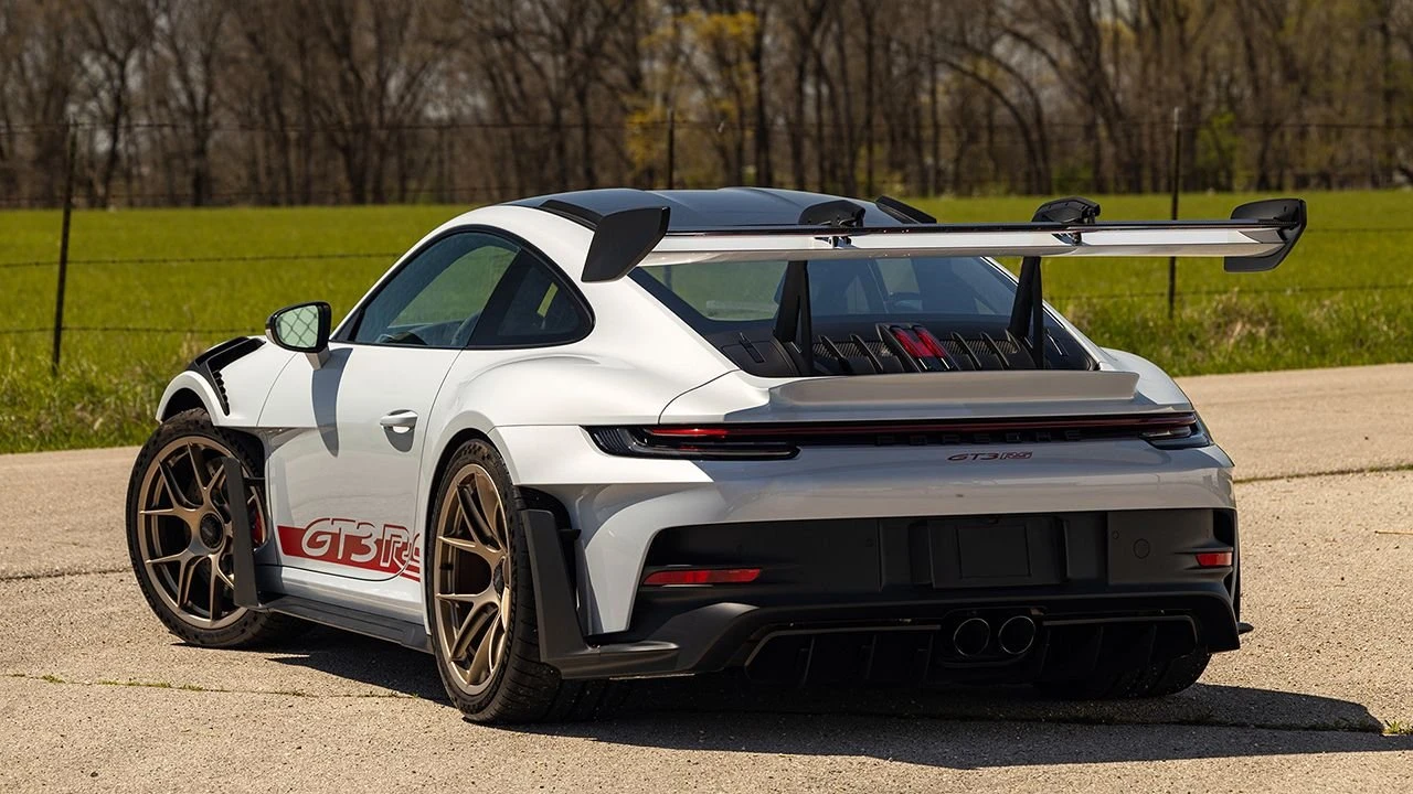 2023 Porsche 992 GT3 RS - Image 25 of 31