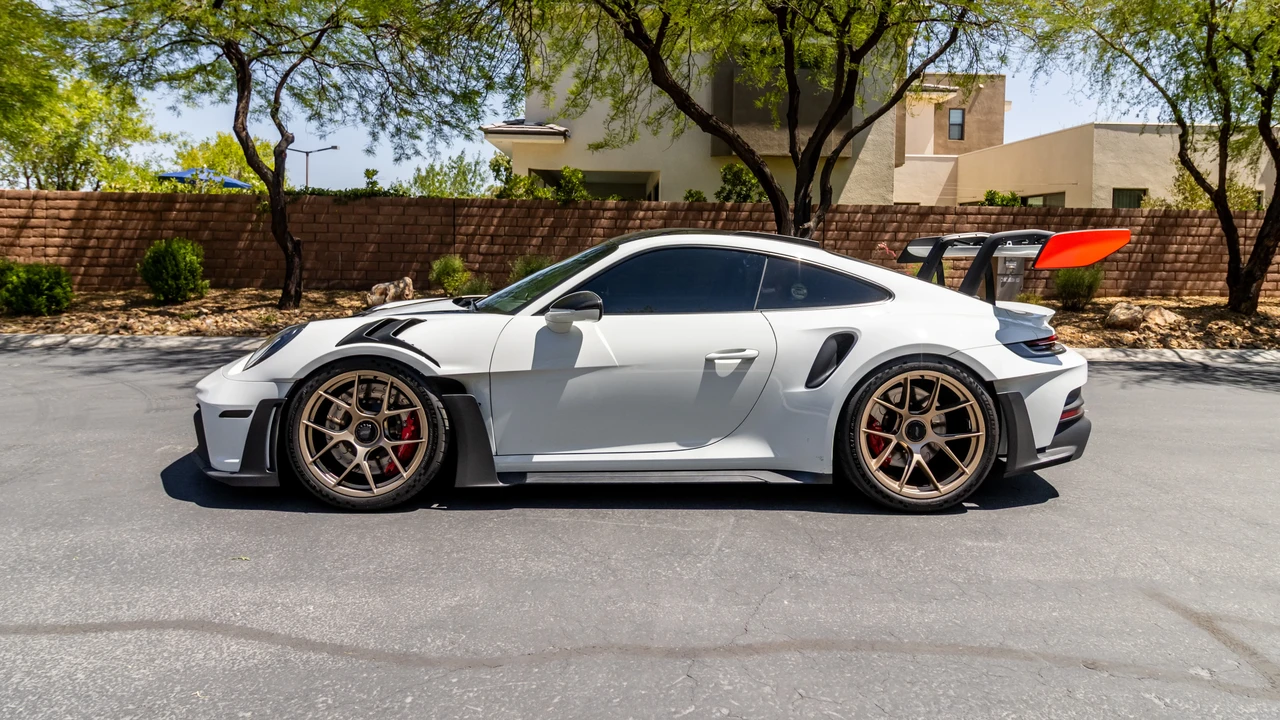 2023 Porsche 992 GT3 RS - Image 8 of 31