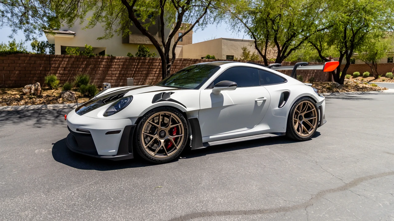 2023 Porsche 992 GT3 RS - Image 9 of 31