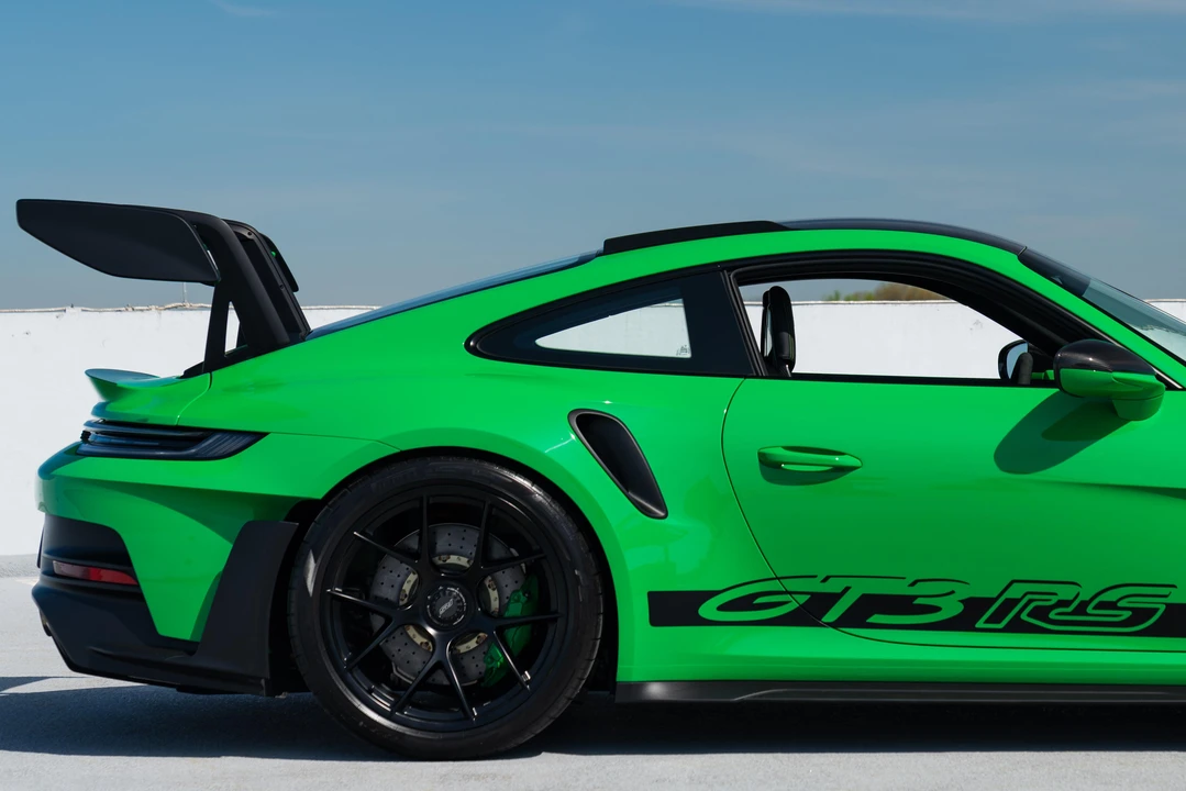 2023 Porsche 992 GT3 RS - Image 29 of 31