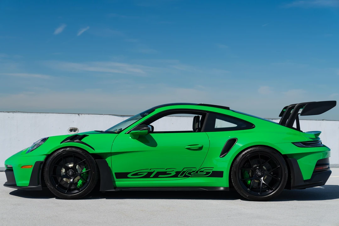 2023 Porsche 992 GT3 RS - Image 7 of 31
