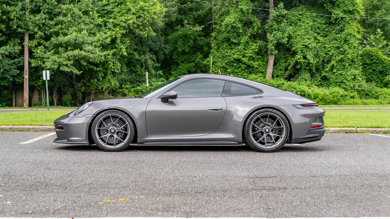 2023 Porsche 992 GT3 Touring - Image 4 of 31