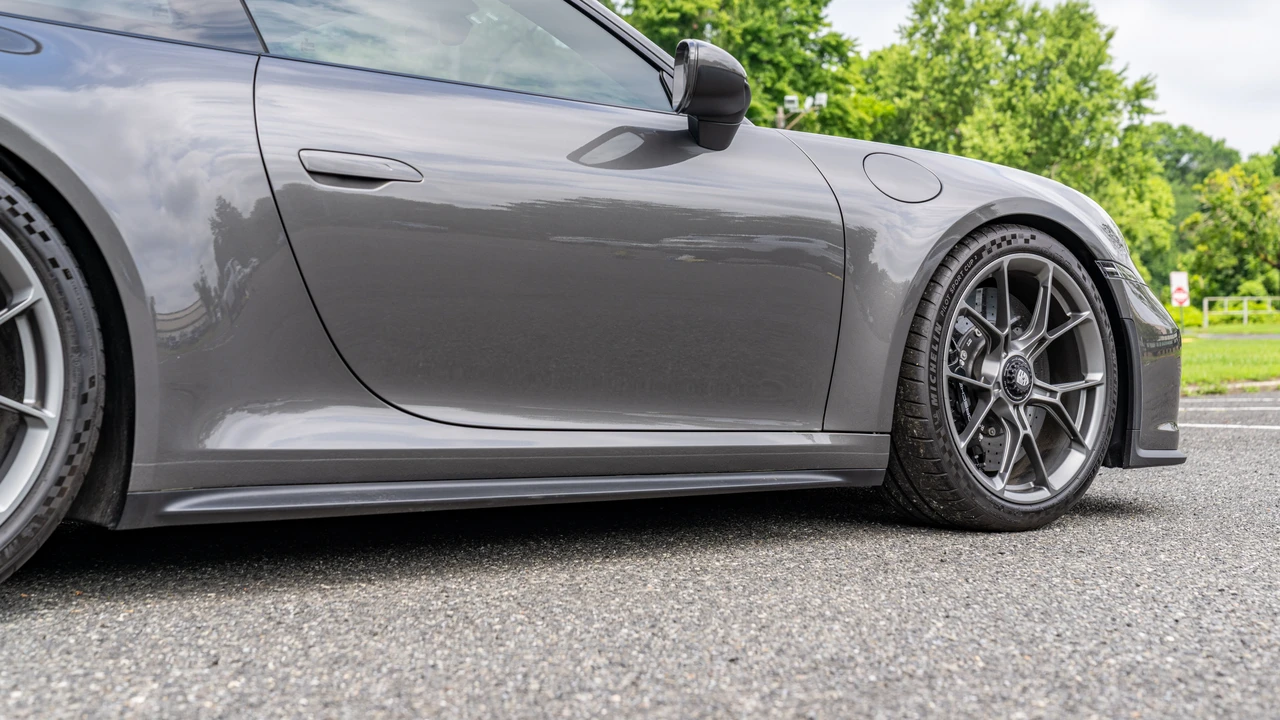 2023 Porsche 992 GT3 Touring - Image 9 of 31