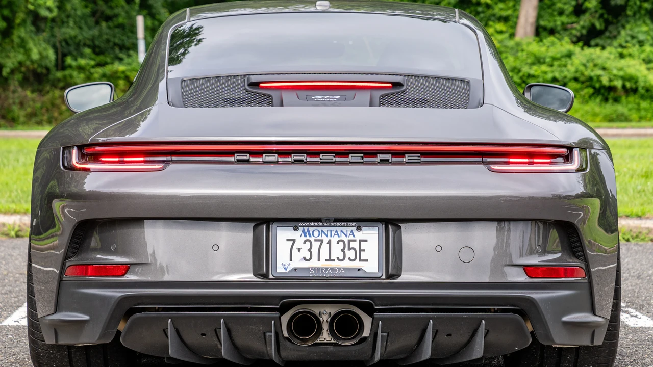2023 Porsche 992 GT3 Touring - Image 16 of 31