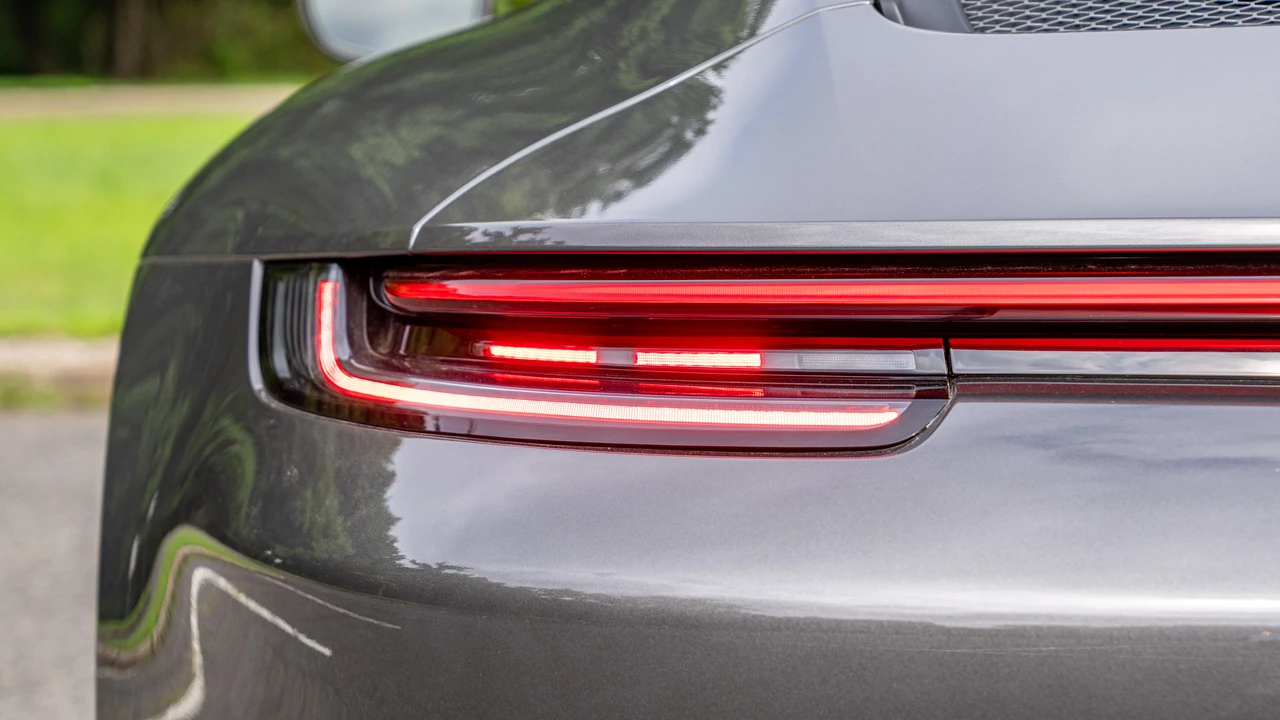 2023 Porsche 992 GT3 Touring - Image 17 of 31