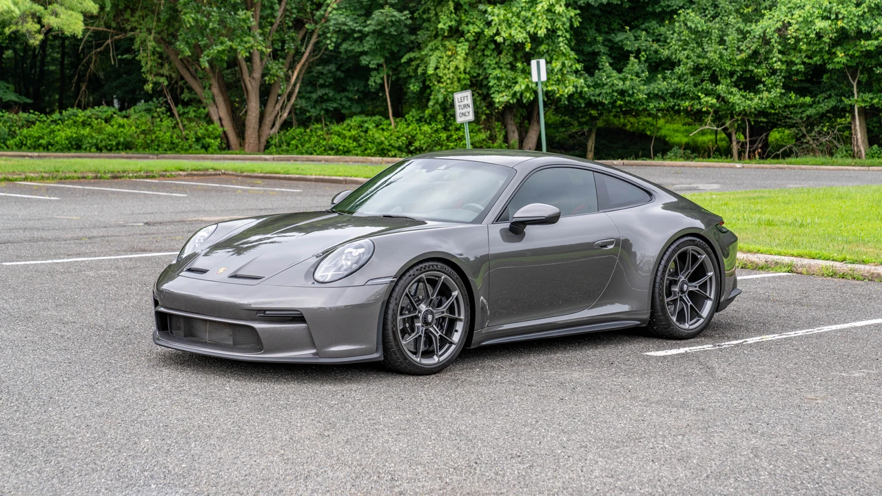 2023 Porsche 992 GT3 Touring - Image 3 of 31