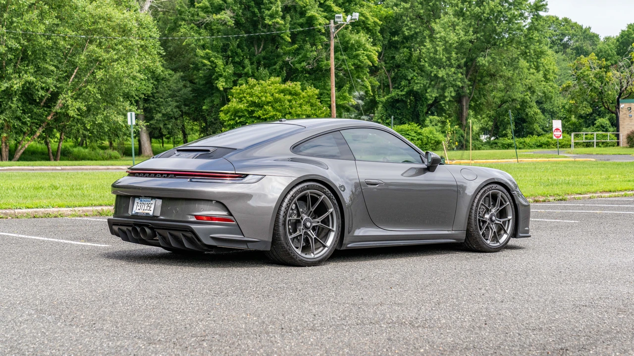 2023 Porsche 992 GT3 Touring - Image 7 of 31
