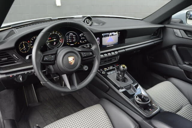 2023 Porsche 992 GT3 Touring - Image 17 of 31