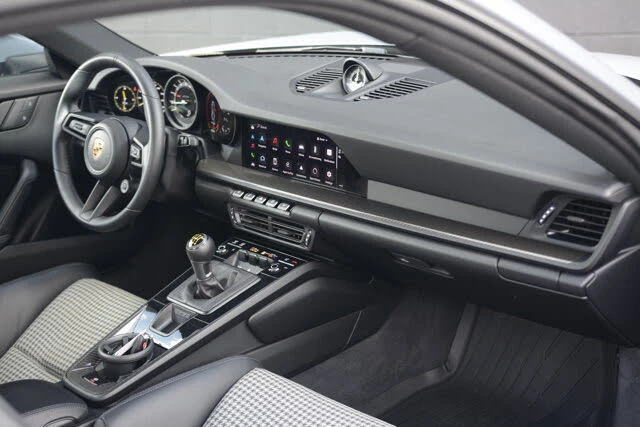 2023 Porsche 992 GT3 Touring - Image 29 of 31
