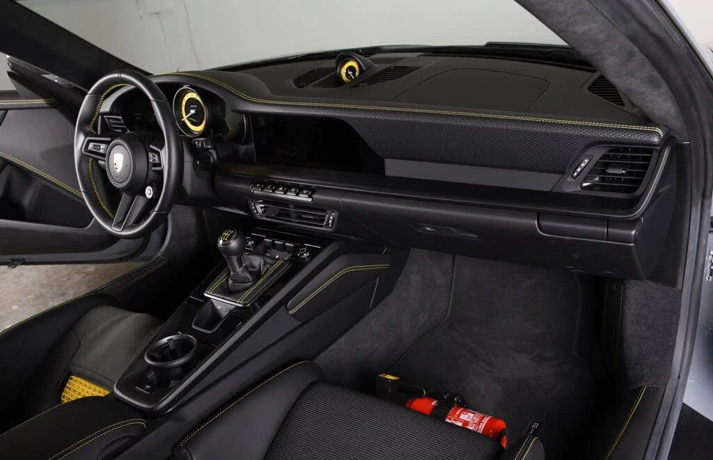 2023 Porsche 992 GT3 Touring - Image 16 of 31