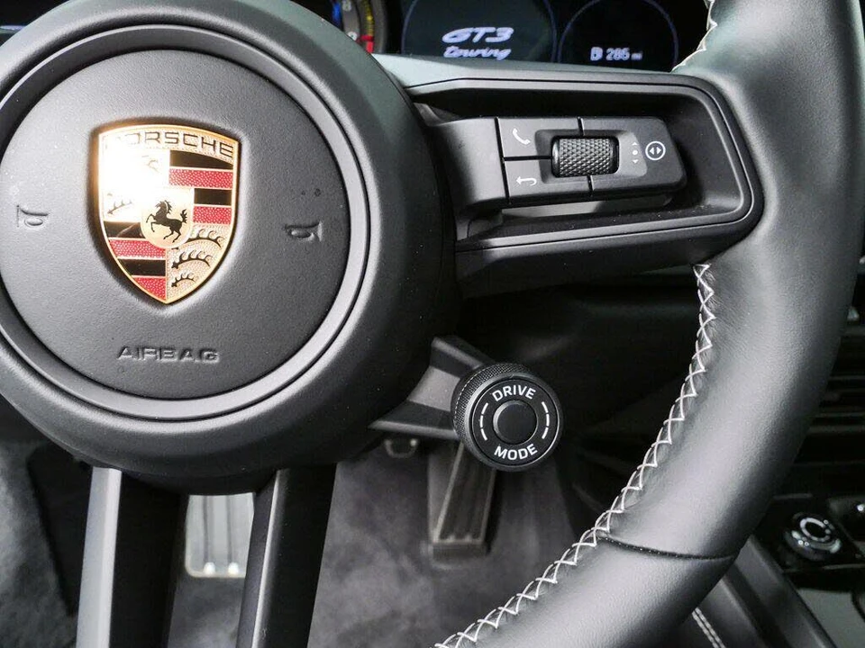 2023 Porsche 992 GT3 Touring - Image 11 of 31