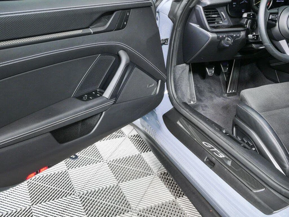 2023 Porsche 992 GT3 Touring - Image 8 of 31