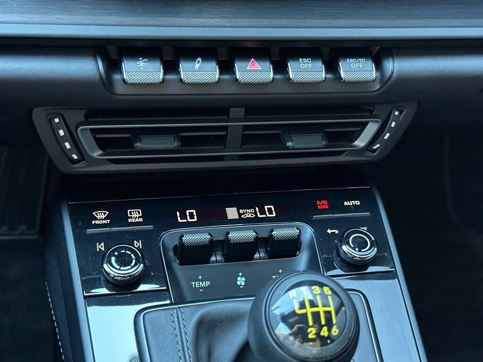 2023 Porsche 992 GT3 Touring - Image 23 of 31
