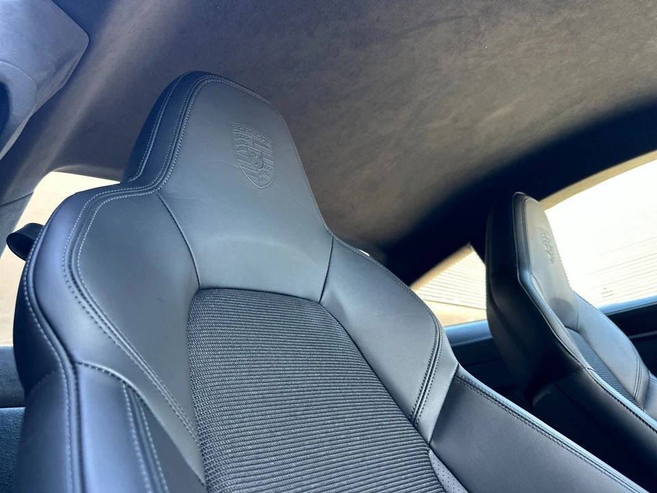 2023 Porsche 992 GT3 Touring - Image 17 of 31