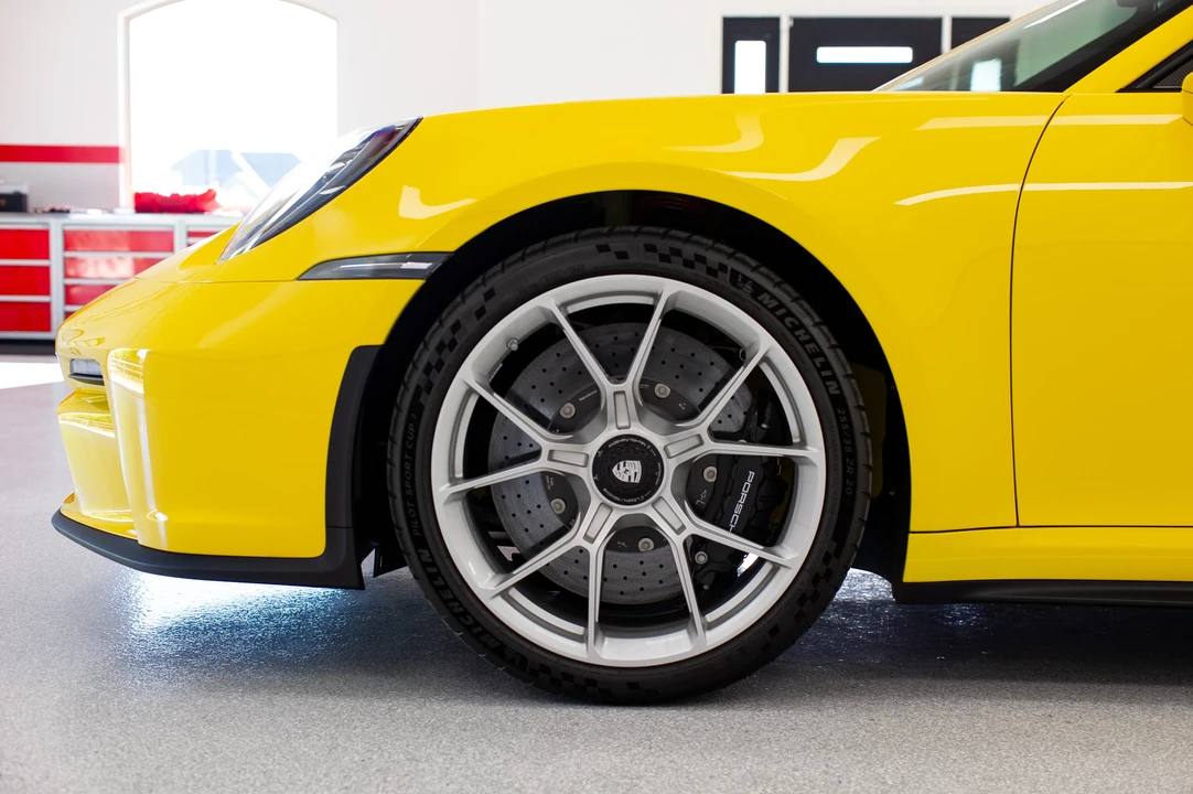 2023 Porsche 992 GT3 Touring - Image 19 of 31