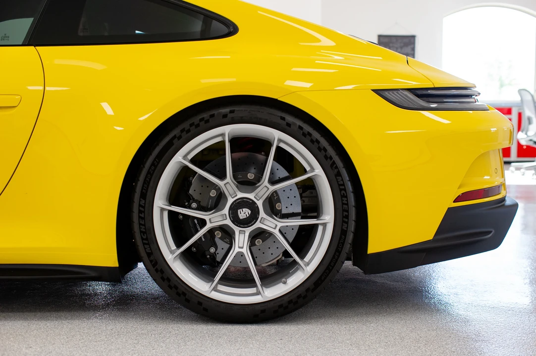2023 Porsche 992 GT3 Touring - Image 26 of 31