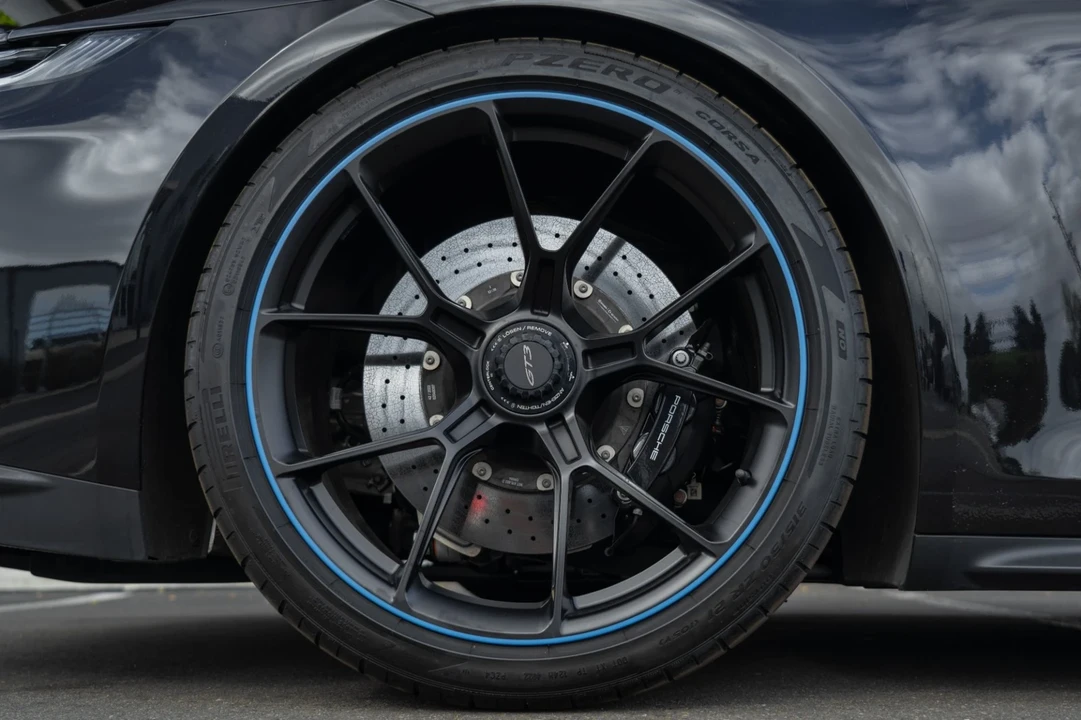 2023 Porsche 992 GT3 - Image 11 of 21