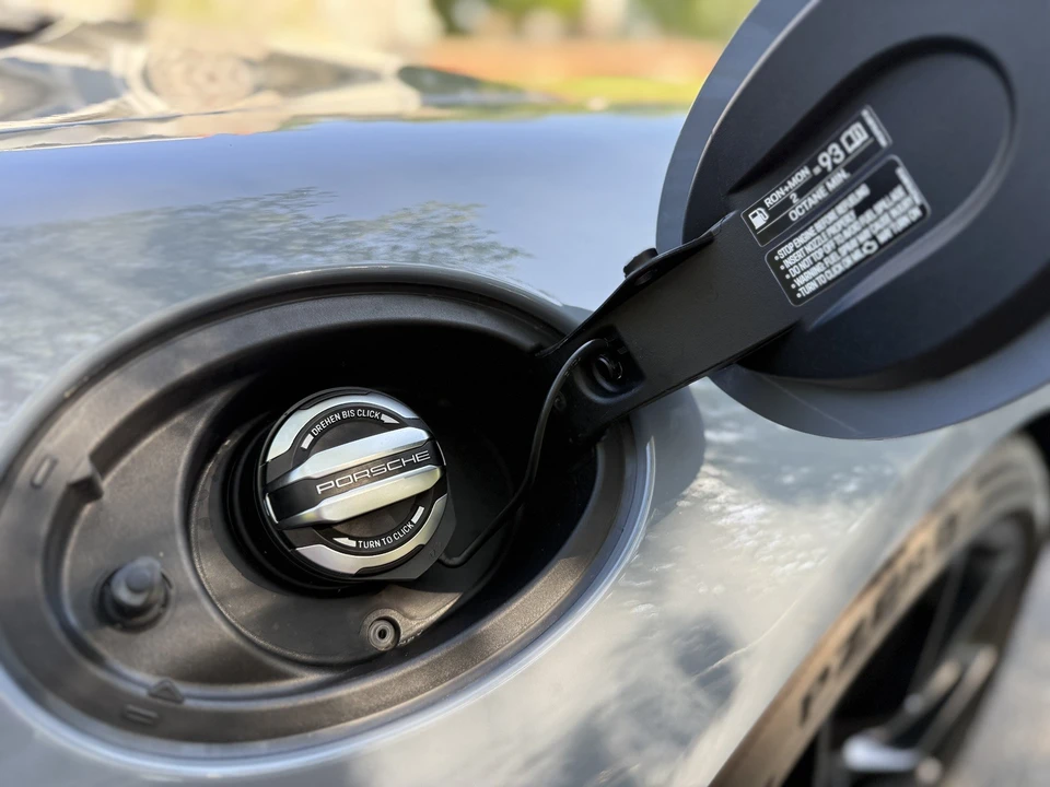 2023 Porsche 992 GT3 - Image 14 of 30