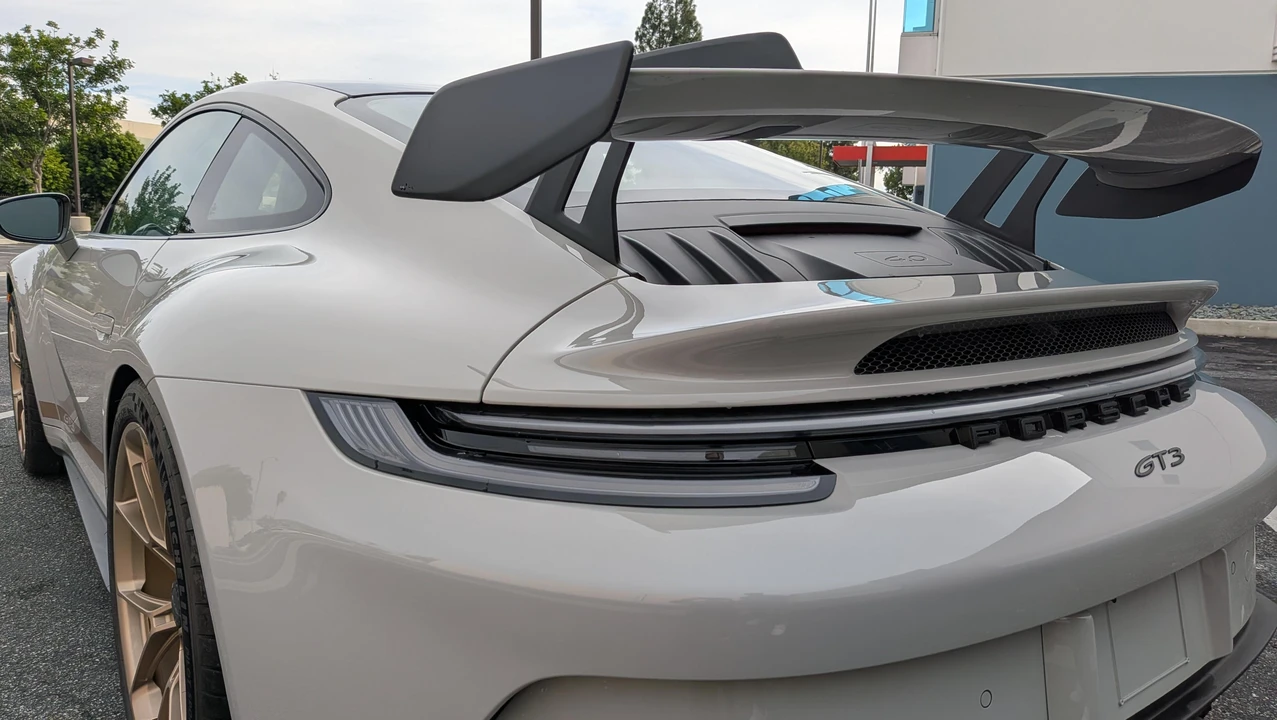 2023 Porsche 992 GT3 - Image 25 of 31
