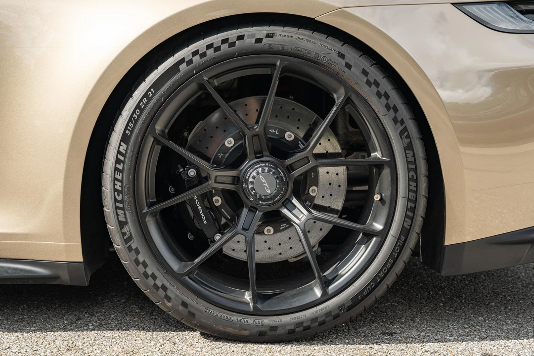 2023 Porsche 992 GT3 - Image 15 of 31