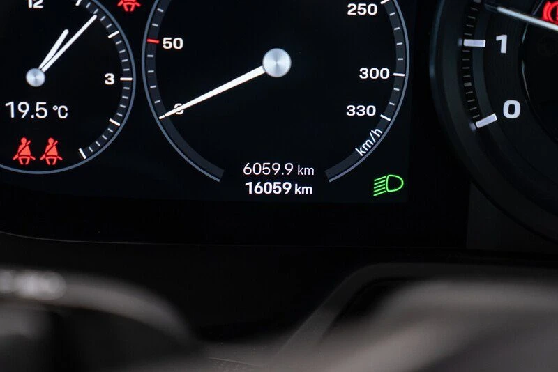 2023 Porsche 992 Carrera - Image 10 of 20