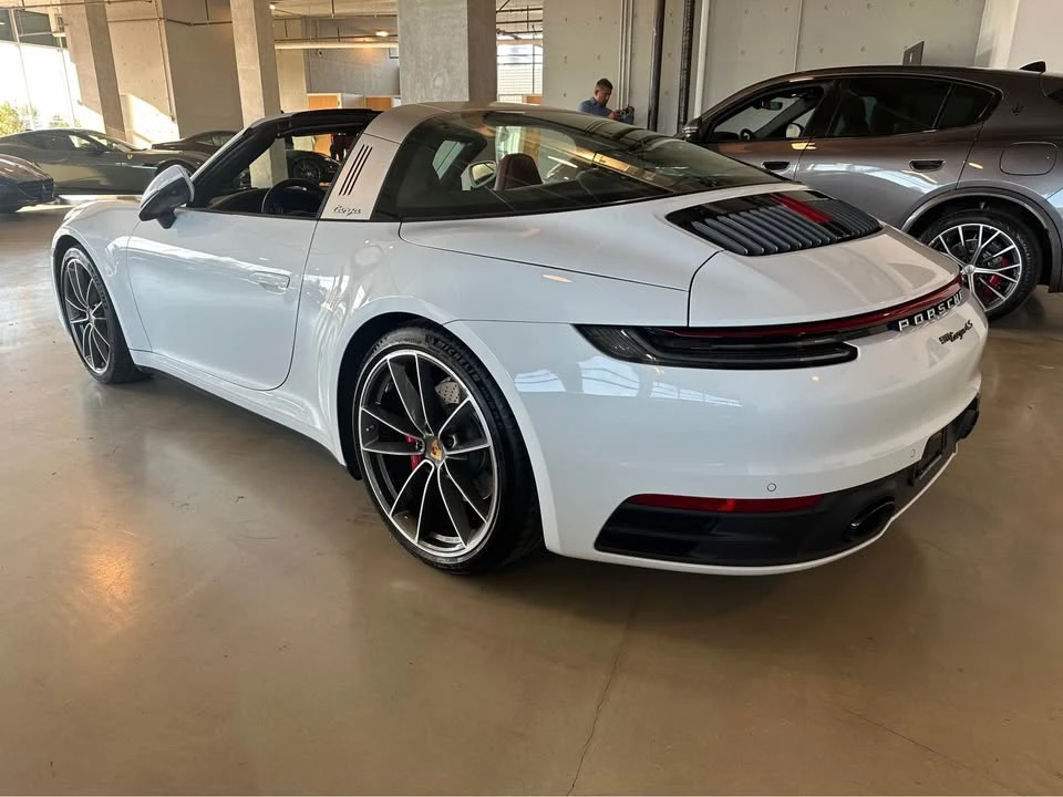 2023 Porsche 992 Carrera - Image 3 of 6