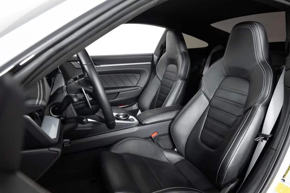 2023 Porsche 992 Carrera - Image 15 of 20