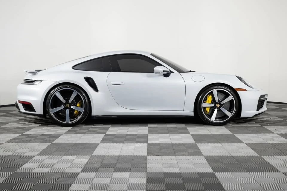 2023 Porsche 992 Carrera - Image 9 of 20