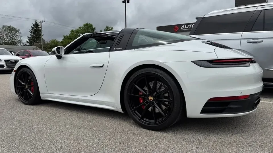 2023 Porsche 992 Carrera S - Image 5 of 20