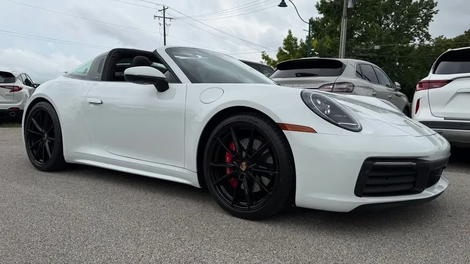 2023 Porsche 992 Carrera S - Image 11 of 20