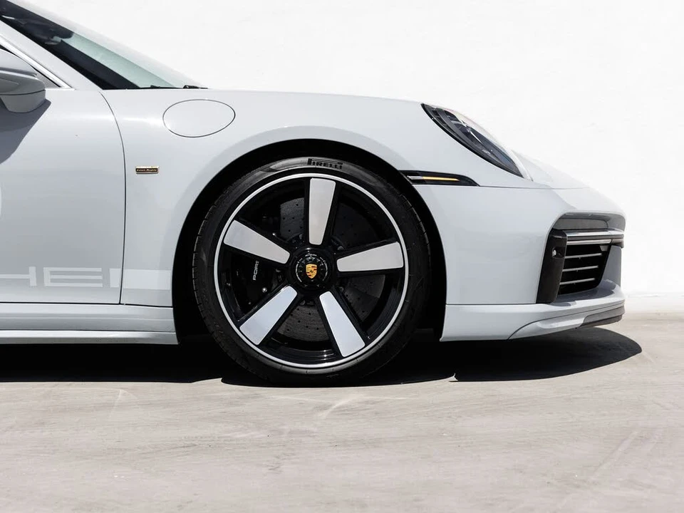 2023 Porsche 992 Sport Classic - Image 11 of 31