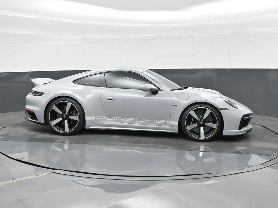 2023 Porsche 992 Sport Classic - Image 10 of 31