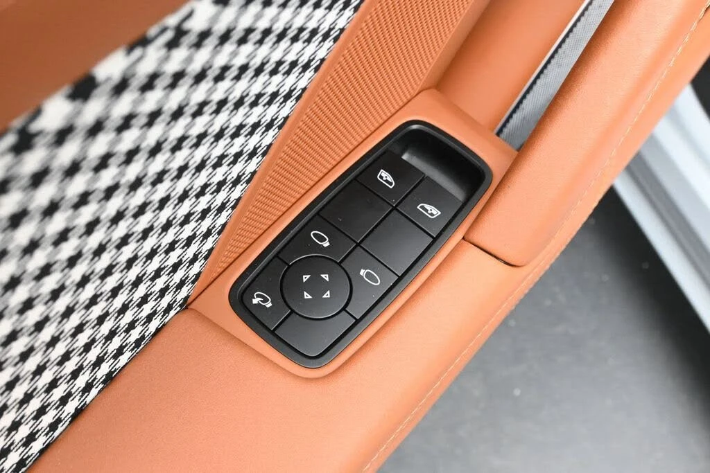 2023 Porsche 992 Sport Classic - Image 9 of 31