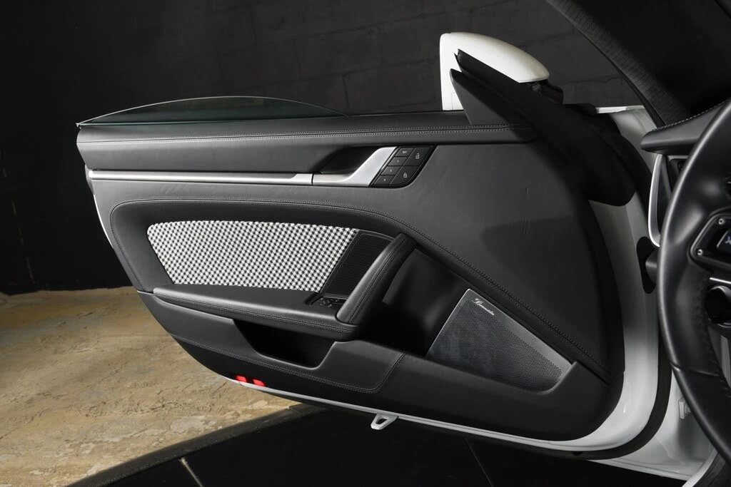 2023 Porsche 992 Sport Classic - Image 23 of 31