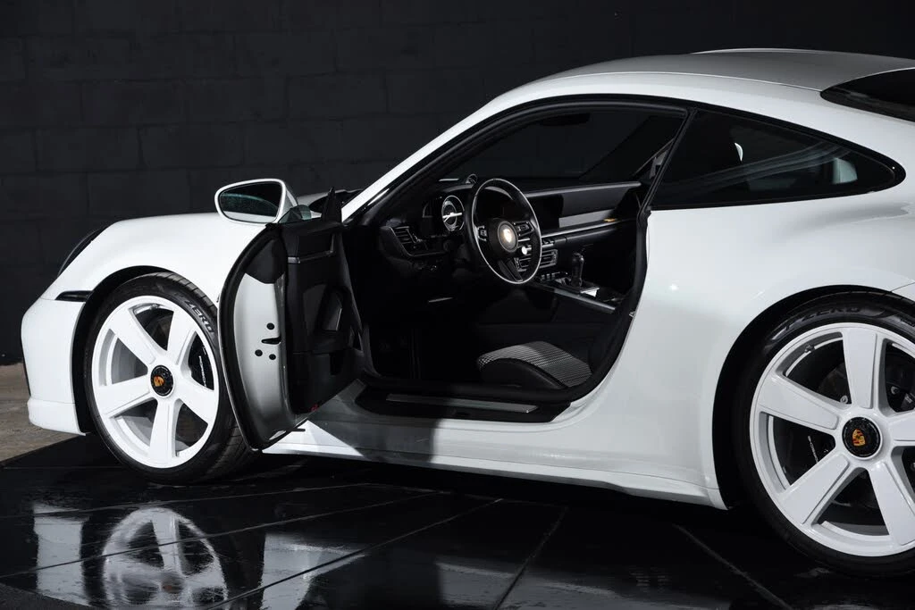 2023 Porsche 992 Sport Classic - Image 16 of 31