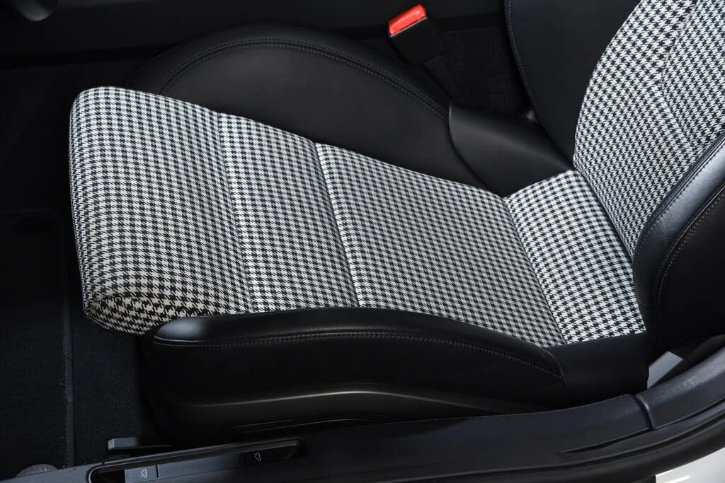 2023 Porsche 992 Sport Classic - Image 27 of 31