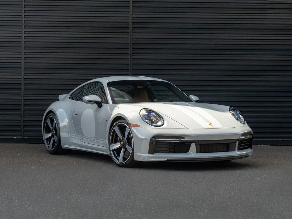 2023 Porsche 992 Sport Classic - Image 10 of 31