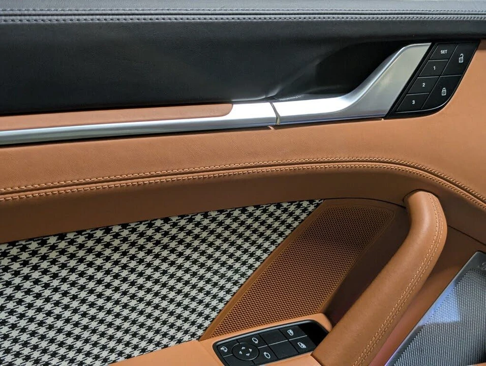 2023 Porsche 992 Sport Classic - Image 25 of 31