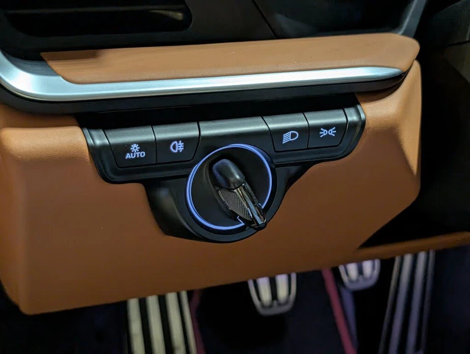 2023 Porsche 992 Sport Classic - Image 27 of 31