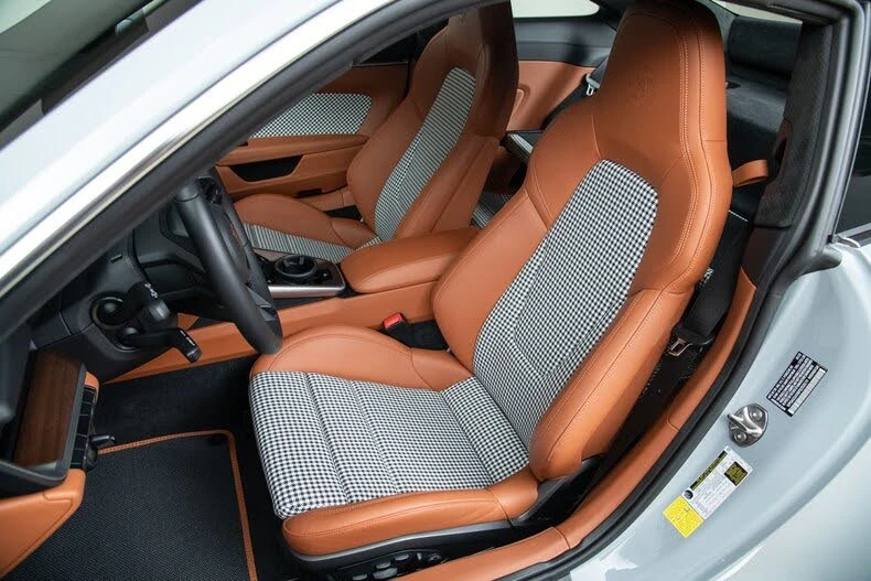 2023 Porsche 992 Sport Classic - Image 16 of 31