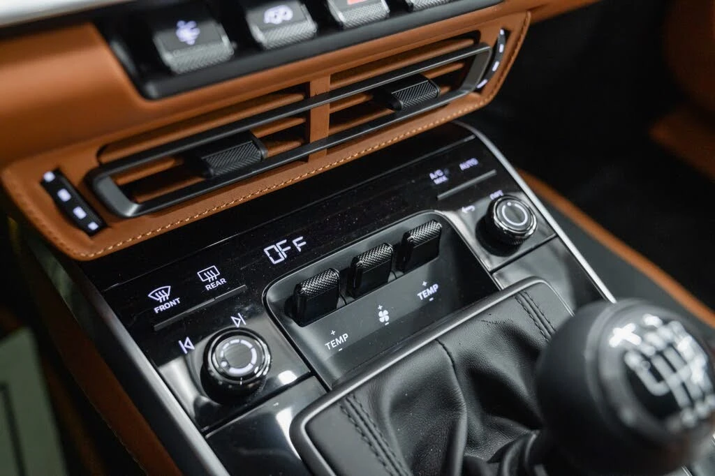 2023 Porsche 992 Sport Classic - Image 27 of 31