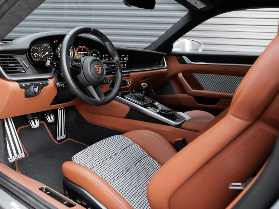 2023 Porsche 992 Sport Classic - Image 4 of 5