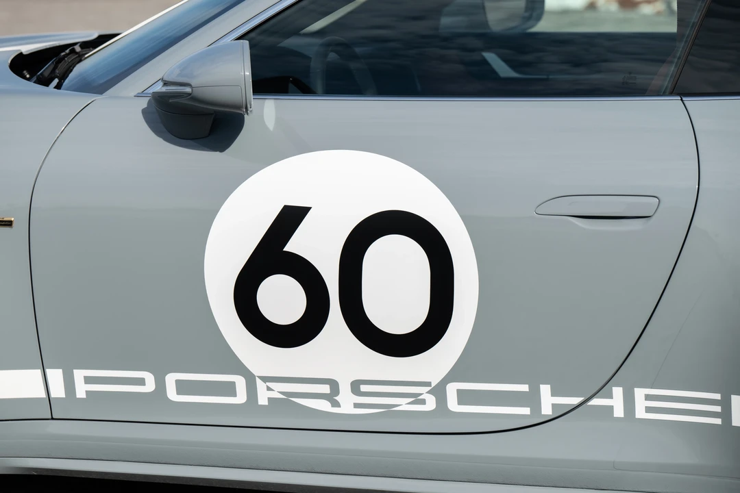 2023 Porsche 992 Sport Classic - Image 18 of 31